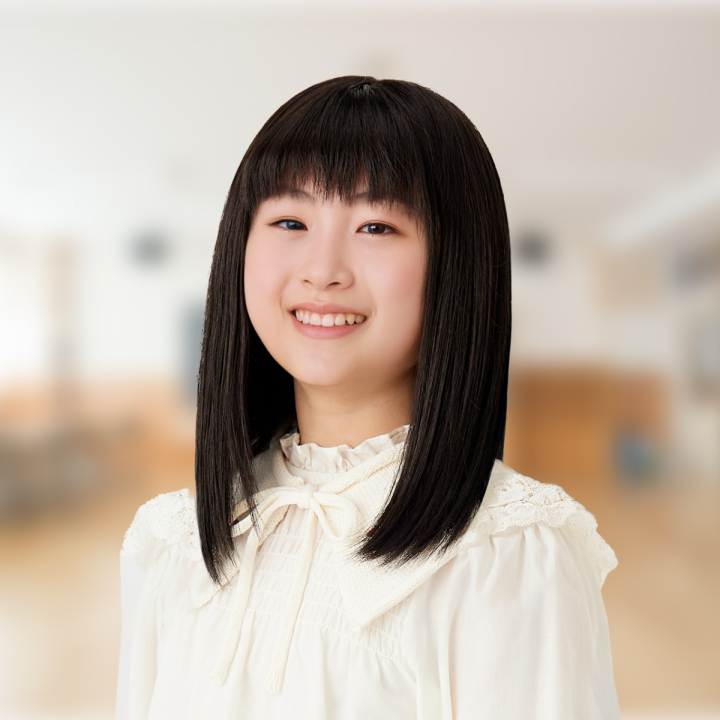サラサラでかわいらしい！円形脱毛症女児向け、小学校でも着用できるロングストレートキッズウィッグ
